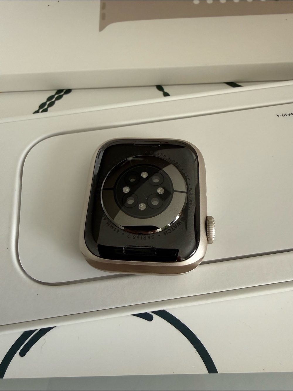 Apple Watch Series 7 (GPS + Cellular) - Picture 7 of 12